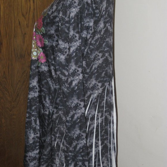 One World Plus Size 1x, 14,16, Dias De Los Muertos, Day of the Dead Tunic Top - Picture 7 of 7